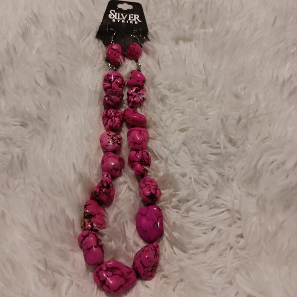 Women's Matching Earring and Necklace Set - Picture 1 of 1